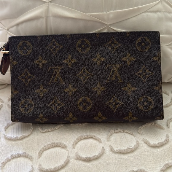 ⚡️🤎Auth🤎⚡️Beautiful Louis Vuitton Monogram Bucket Clutch Pochette🍃(882 RA） - Picture 2 of 6